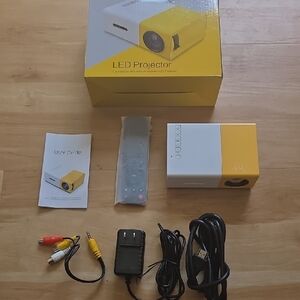 Portable Mini Projector YG300 3D HD LED Home Theater Cinema 1080P AV USB HDMI